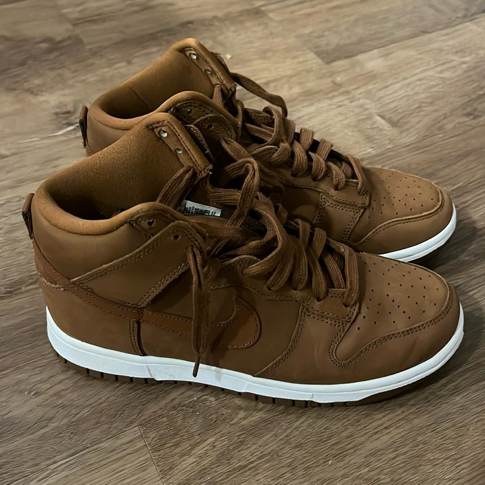 Nike high top dunks